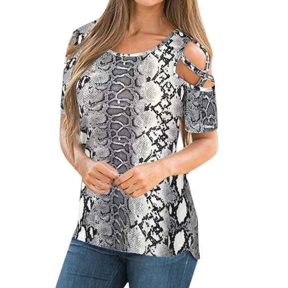 Adreamly Plus Size Snake Print Cold Shoulder Knit Top. Black White Size 2X #1501 - Picture 1 of 6